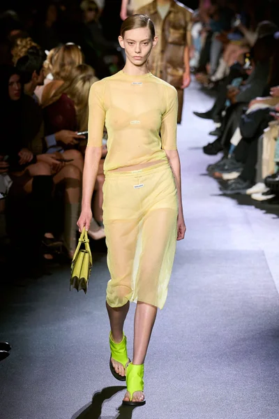Look 35